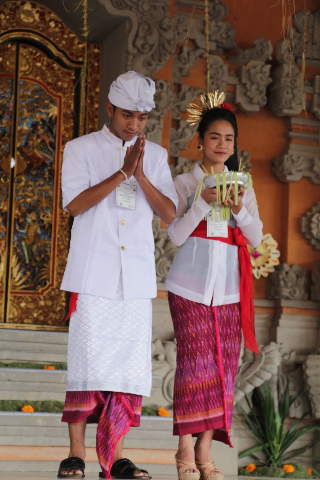 Pakaian Sopan saat Upacara