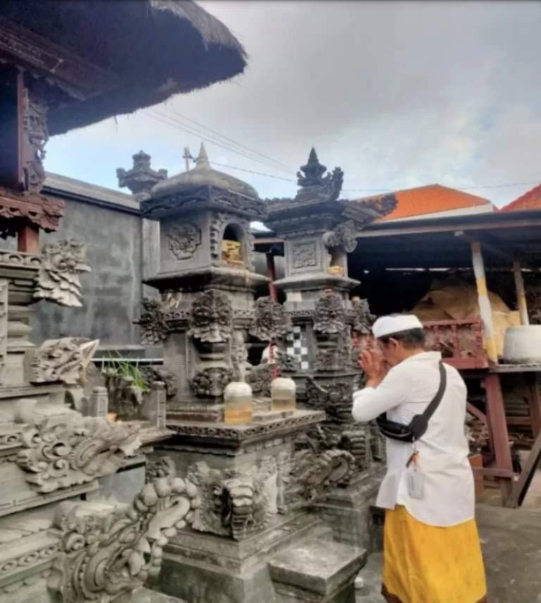 Tradisi Persembahan Harian